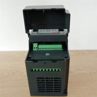 品質  Industry Low MOQ 50hz To 60hz Power Solar System Pure Sine Wave Inverter For Home Theater 工場